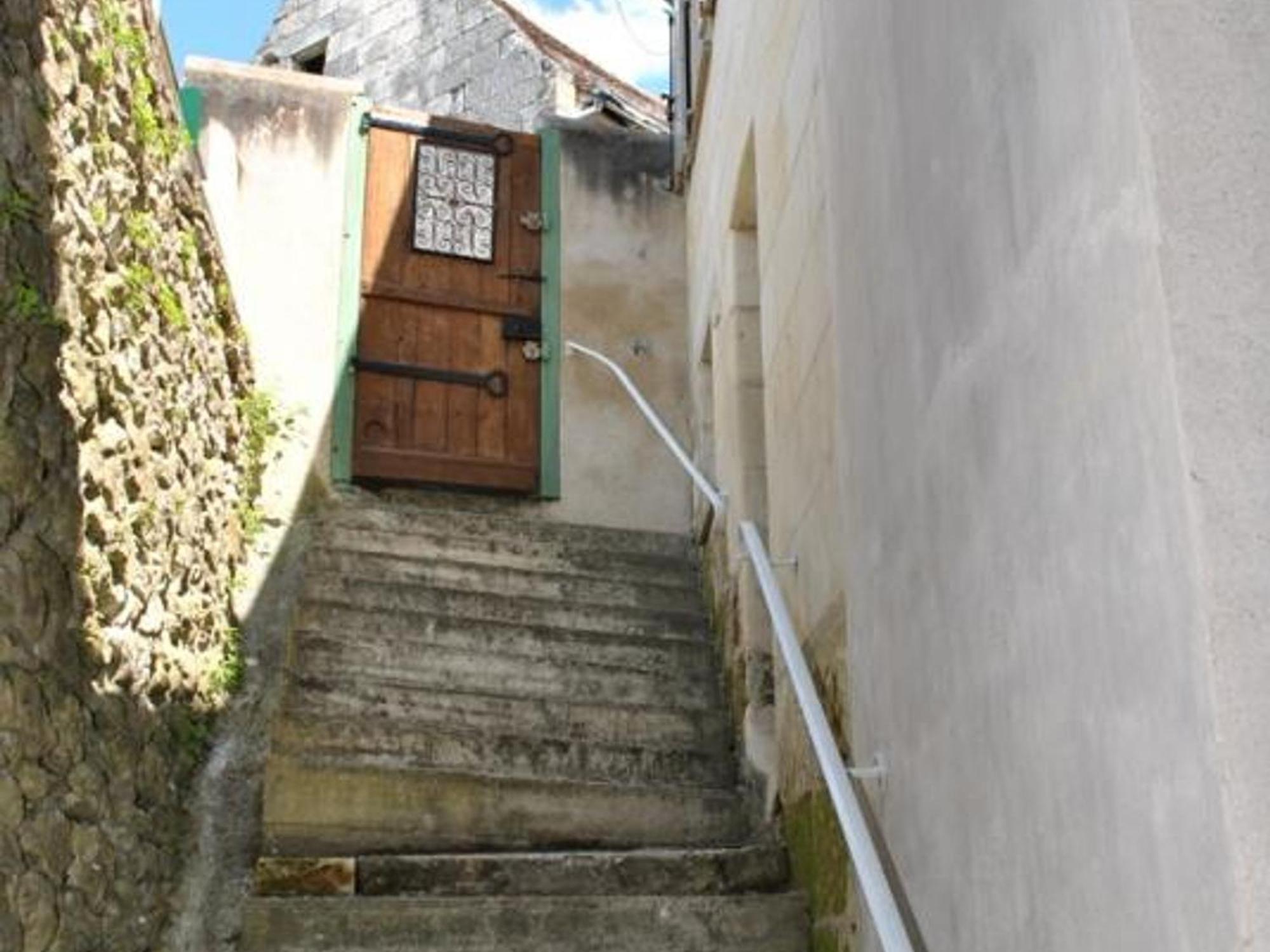Location Unique En Ville, 3 Niveaux Avec Cave Voutee Et Troglodytique, Charme Et Authenticite En Touraine - Fr-1-381-162 Loches Bagian luar foto