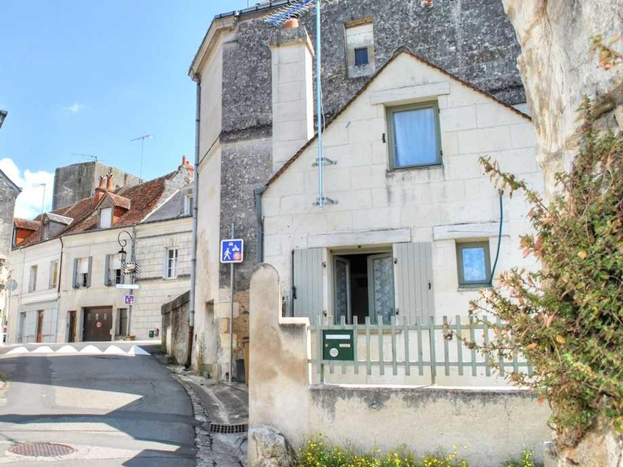 Location Unique En Ville, 3 Niveaux Avec Cave Voutee Et Troglodytique, Charme Et Authenticite En Touraine - Fr-1-381-162 Loches Bagian luar foto